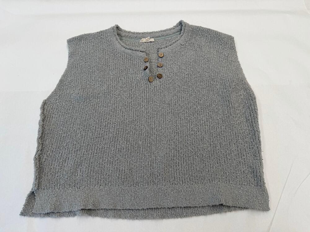 Gray Textured Knit Sleeveless Henley Sweater Vest Wooden Buttons crop top